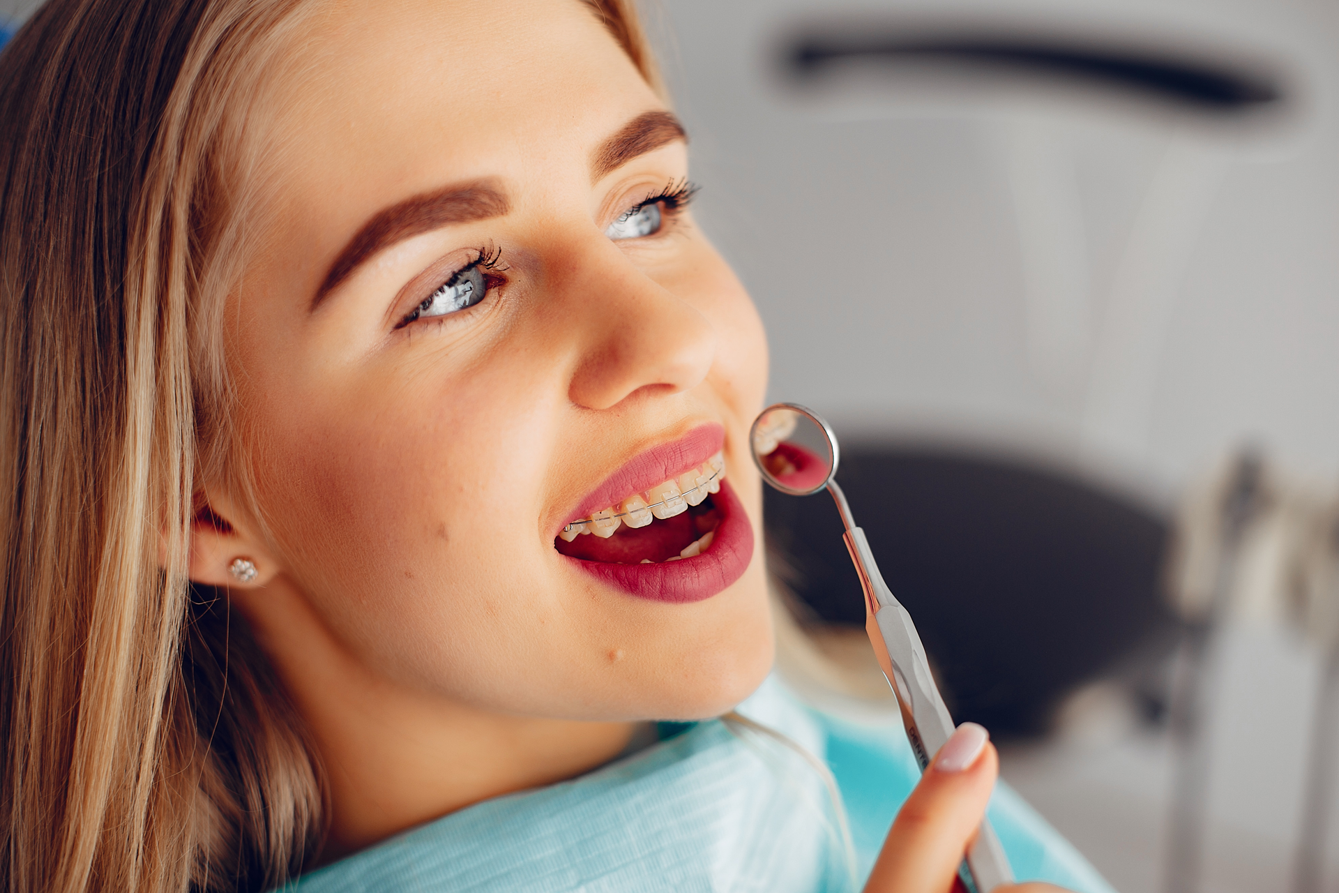 Dunrobin Dentists Carp - How do I brush my teeth with braces on